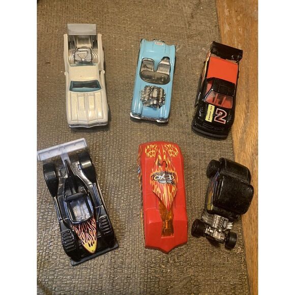Hot Wheels Lot Of 6 Ferrari/Fire Crew/Corvette/Tacoma/El Camino/Ford coupe - Picture 1 of 16